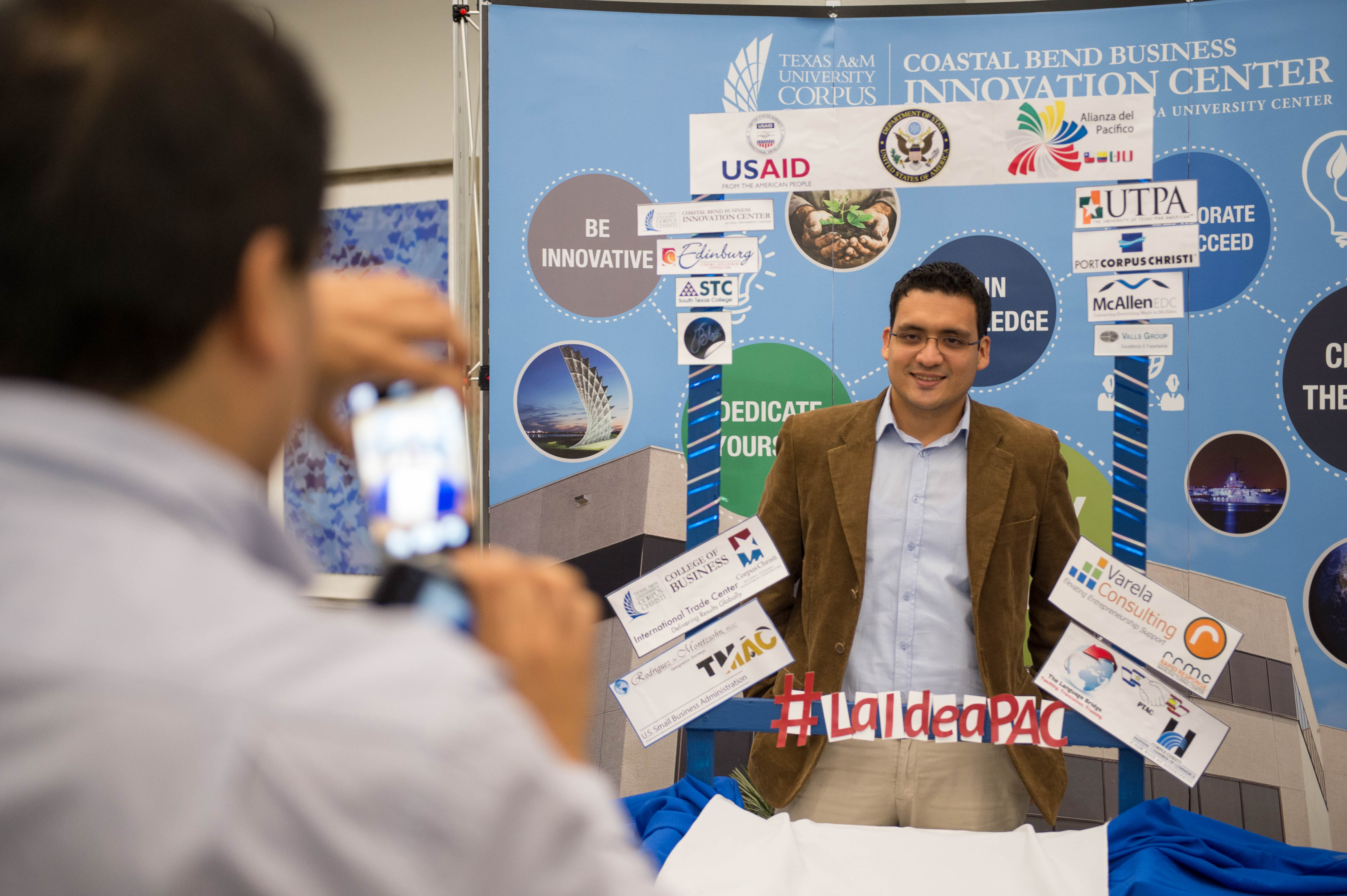 La Idea Incubator Program - 1st Round